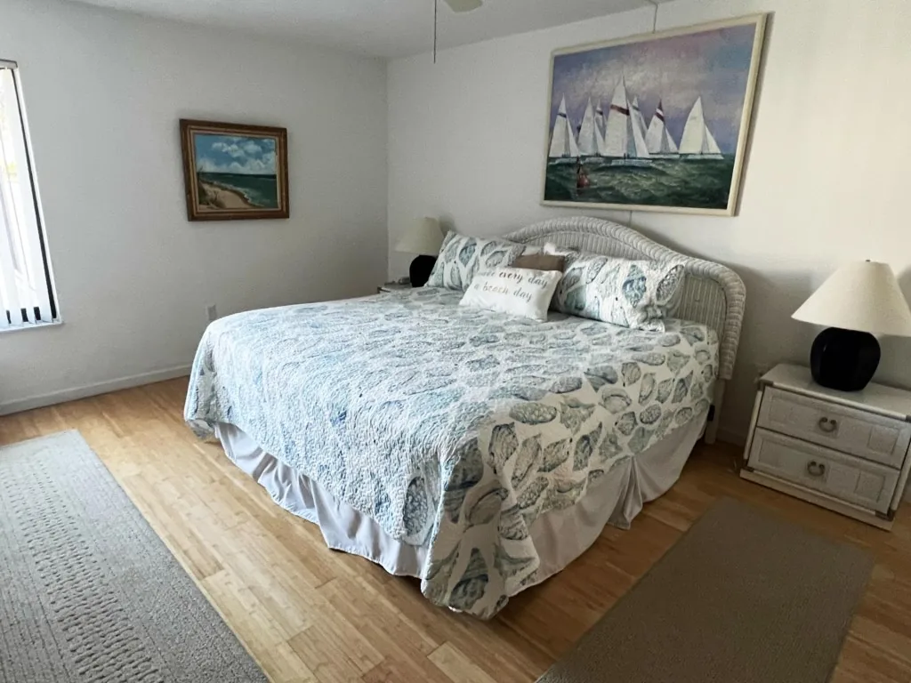 Open Deck – 2BR Loft Condo with Bay Views