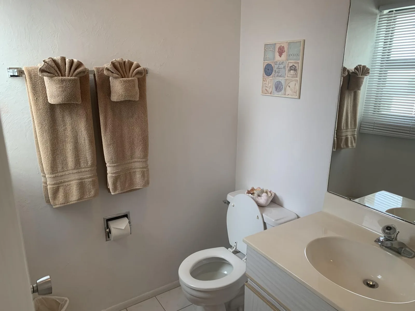 Open Deck – 2BR Loft Condo with Bay Views