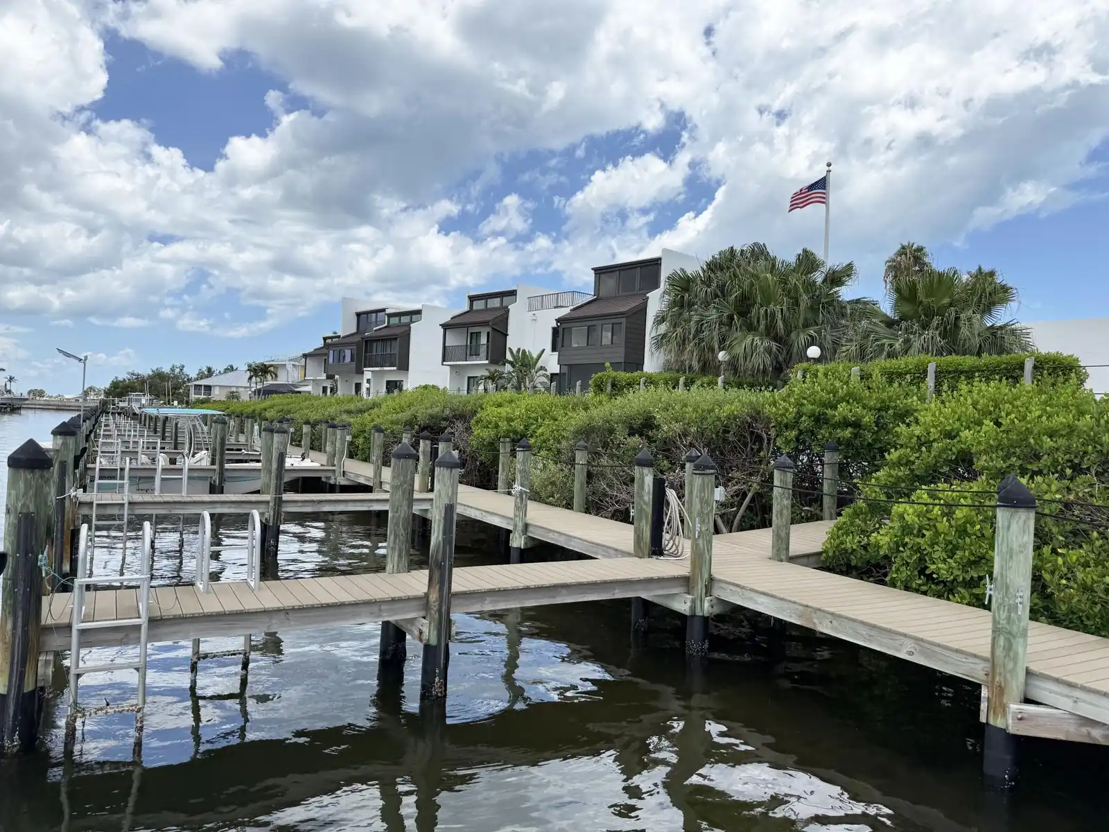 Open Deck – 2BR Loft Condo with Bay Views