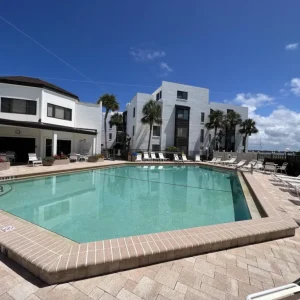 Peaceful Escape – Walk to Pool, Bay & Beach