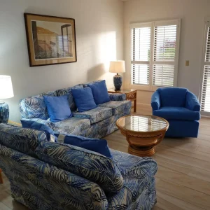 Peaceful Escape – Walk to Pool, Bay & Beach