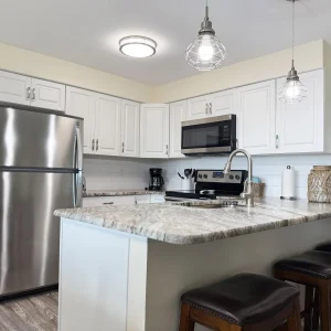 Suite #6 - The Highview
