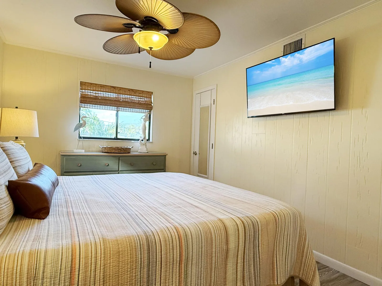Suite #6 - The Highview