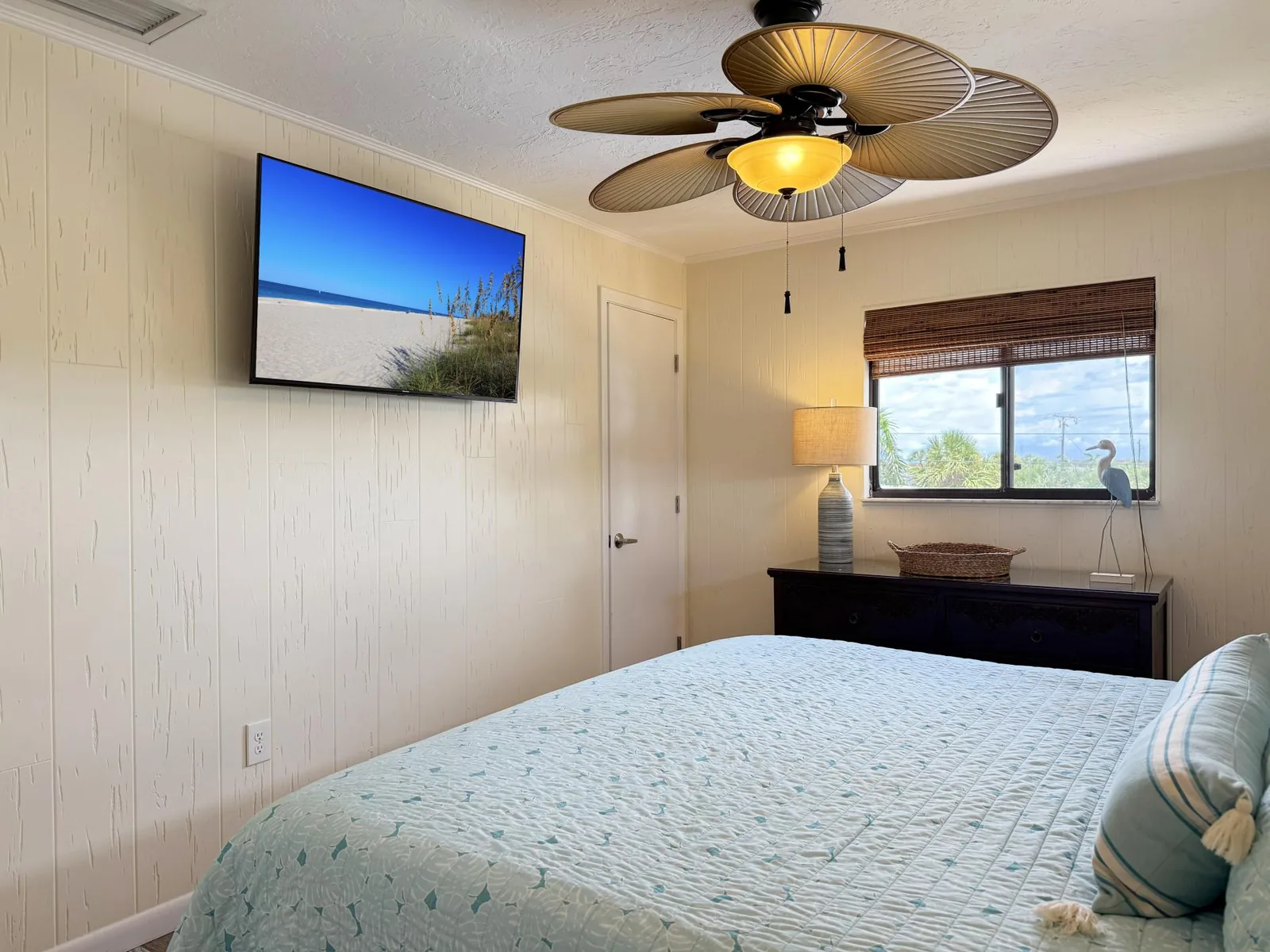 Suite #7 - Highview