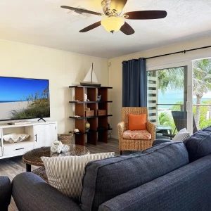 Suite #7 - Highview