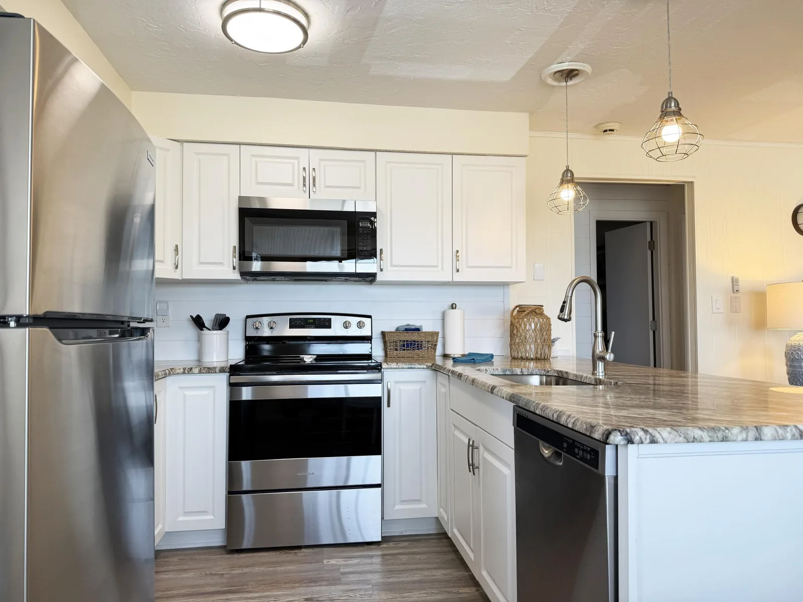 Suite #7 - Highview