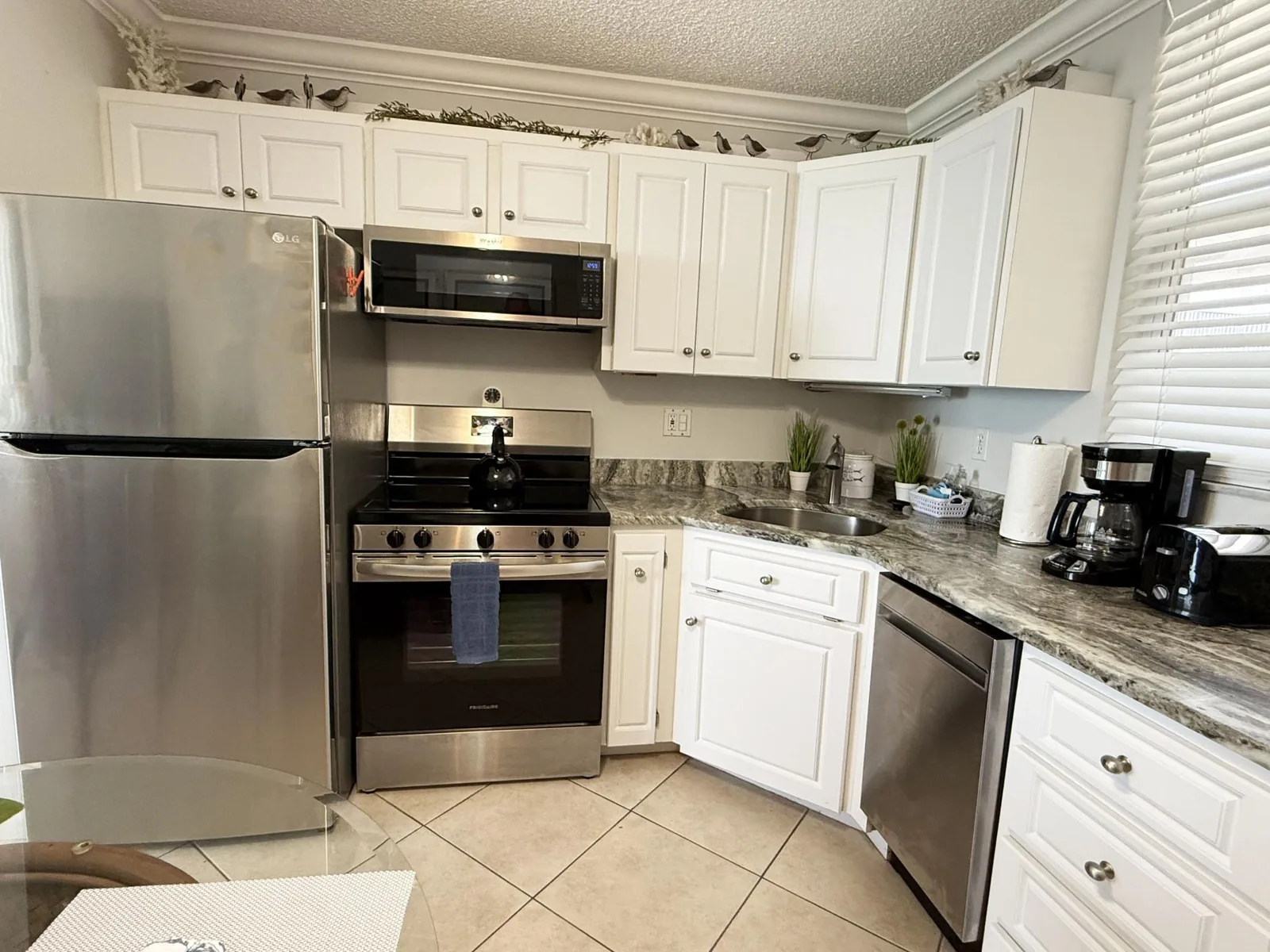 9th-Floor Beach Condo Gulf Views & Heated Pools
