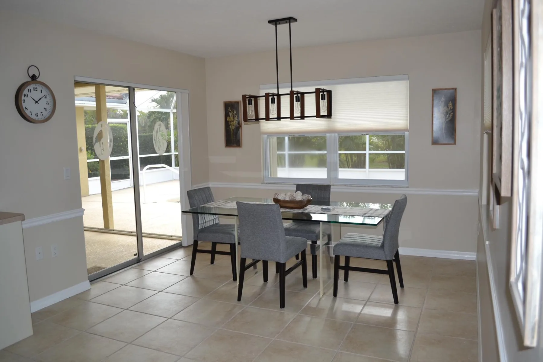 Pool Home Near Manasota Key - Shark Tooth Hunting