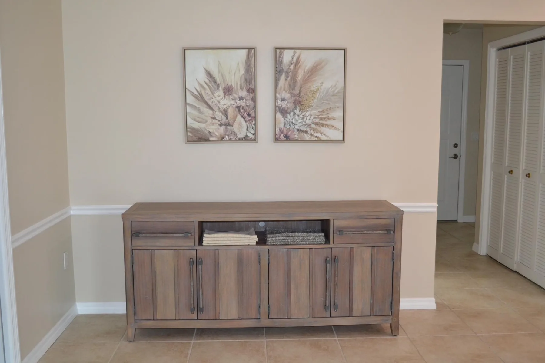 Pool Home Near Manasota Key - Shark Tooth Hunting