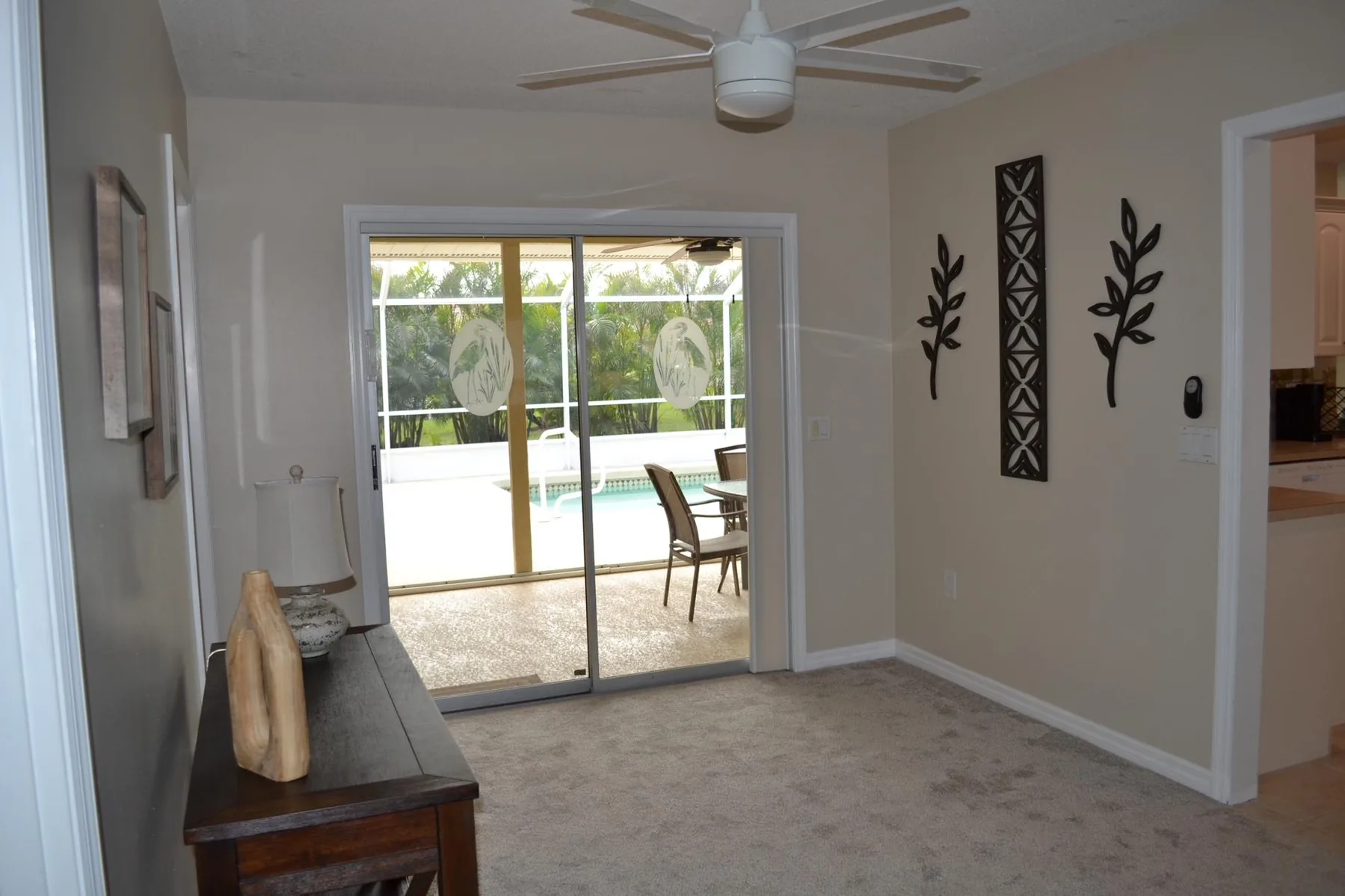 Pool Home Near Manasota Key - Shark Tooth Hunting