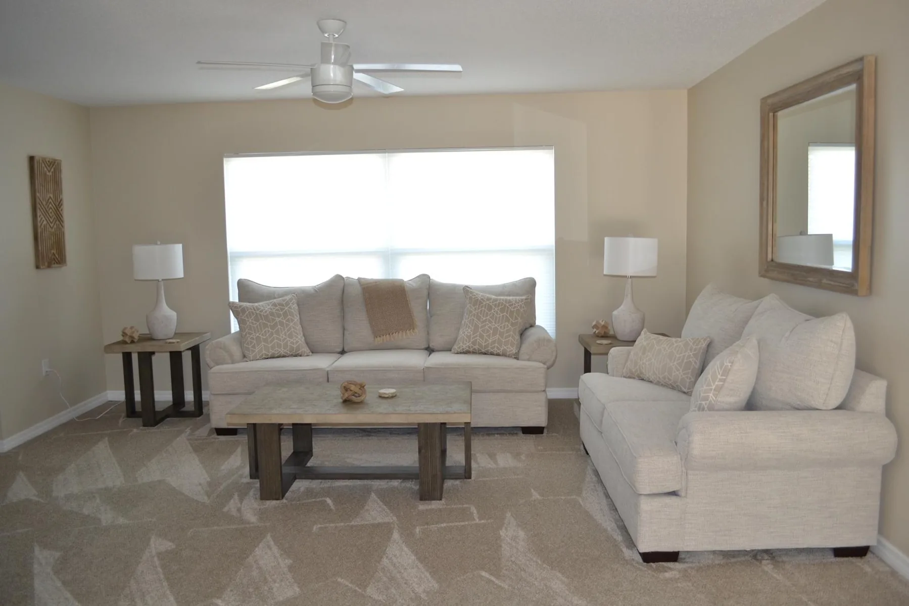Pool Home Near Manasota Key - Shark Tooth Hunting