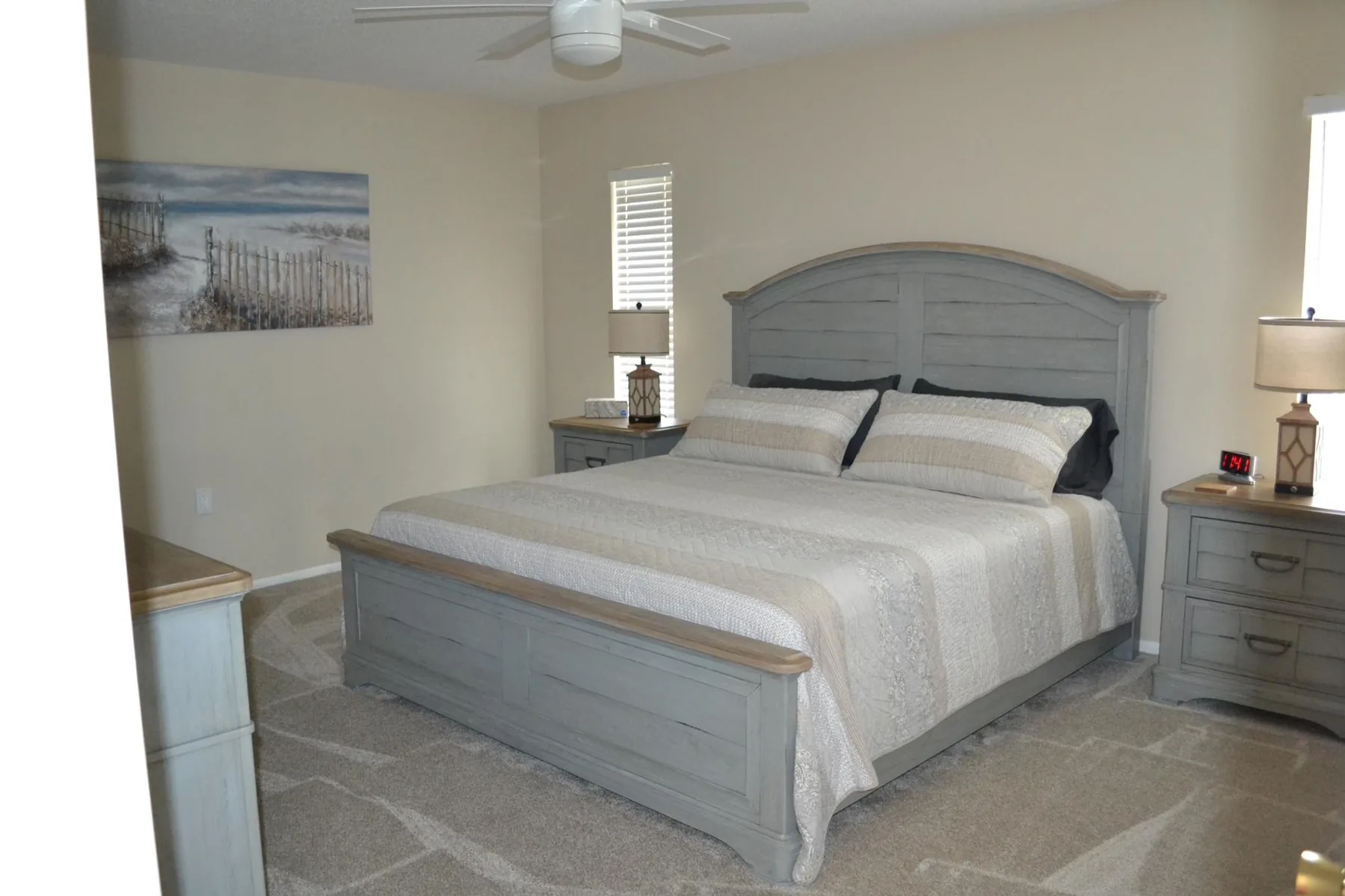 Pool Home Near Manasota Key - Shark Tooth Hunting