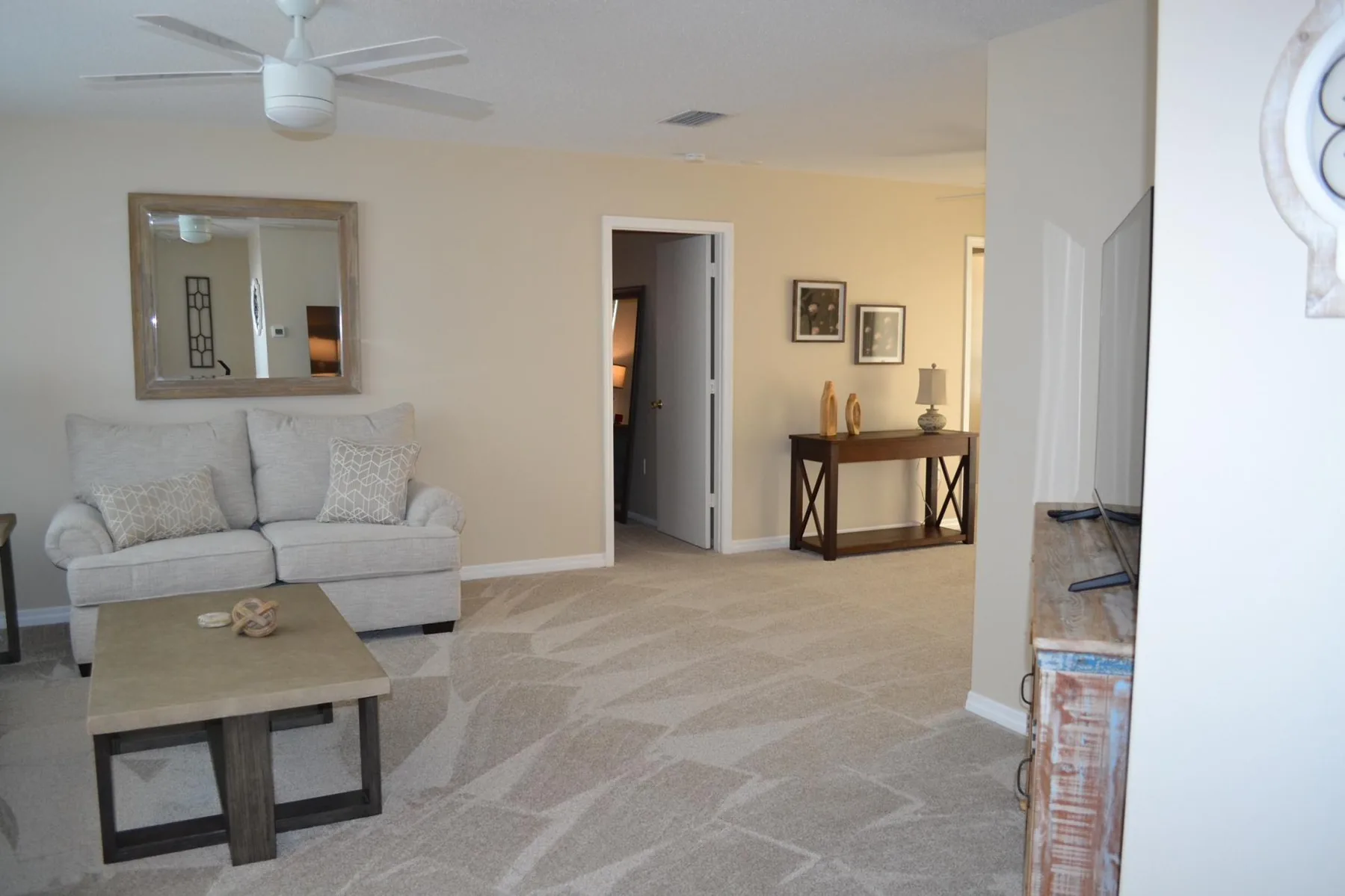 Pool Home Near Manasota Key - Shark Tooth Hunting