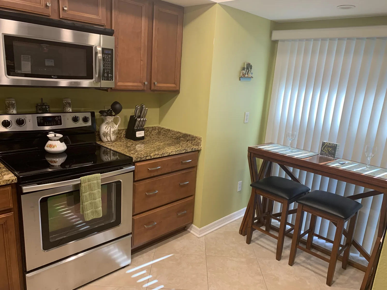 Gulf-Side Retreat – 2BR Ground-Floor Condo