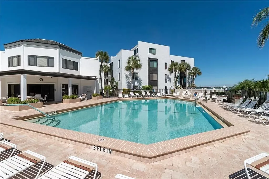 Gulf-Side Retreat – 2BR Ground-Floor Condo
