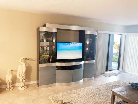 Gulf-Side Retreat – 2BR Ground-Floor Condo