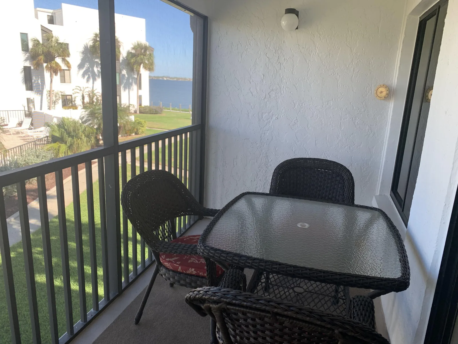 Tamarind Escape – Poolside Views & Bay Breeze
