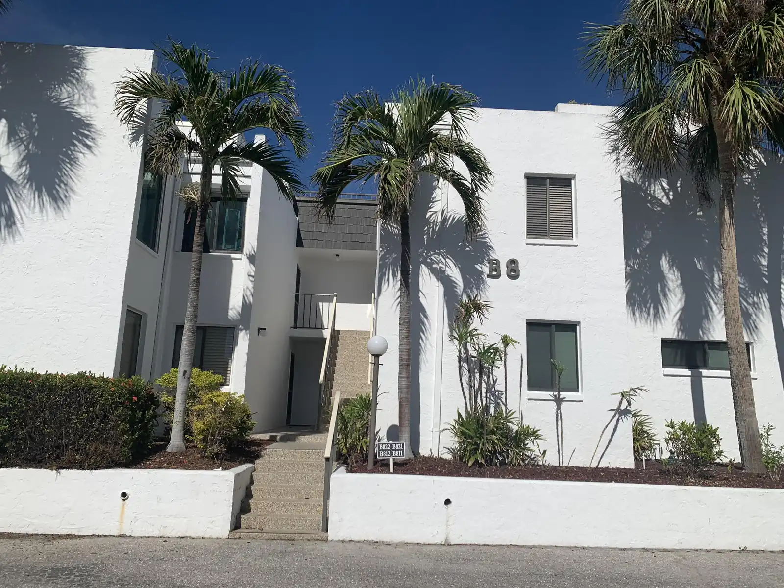 Tamarind Escape – Poolside Views & Bay Breeze