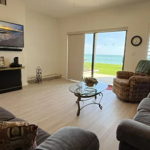 Direct Gulf Views - Beachfront Stay at Tamarind