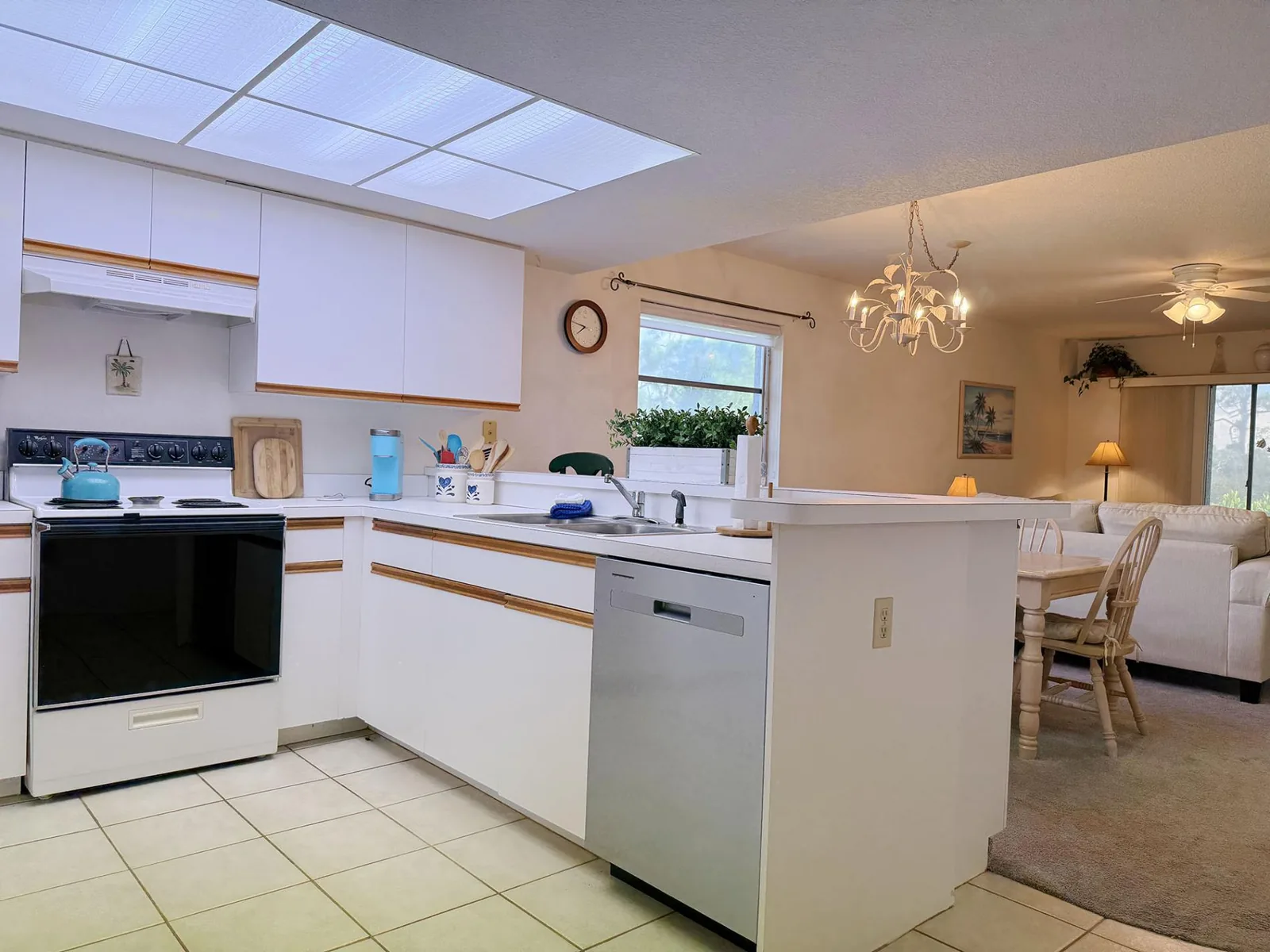 Coastal Comfort – 2BR Condo in Fiddlers Green