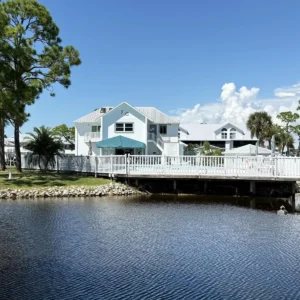Coastal Comfort – 2BR Condo in Fiddlers Green