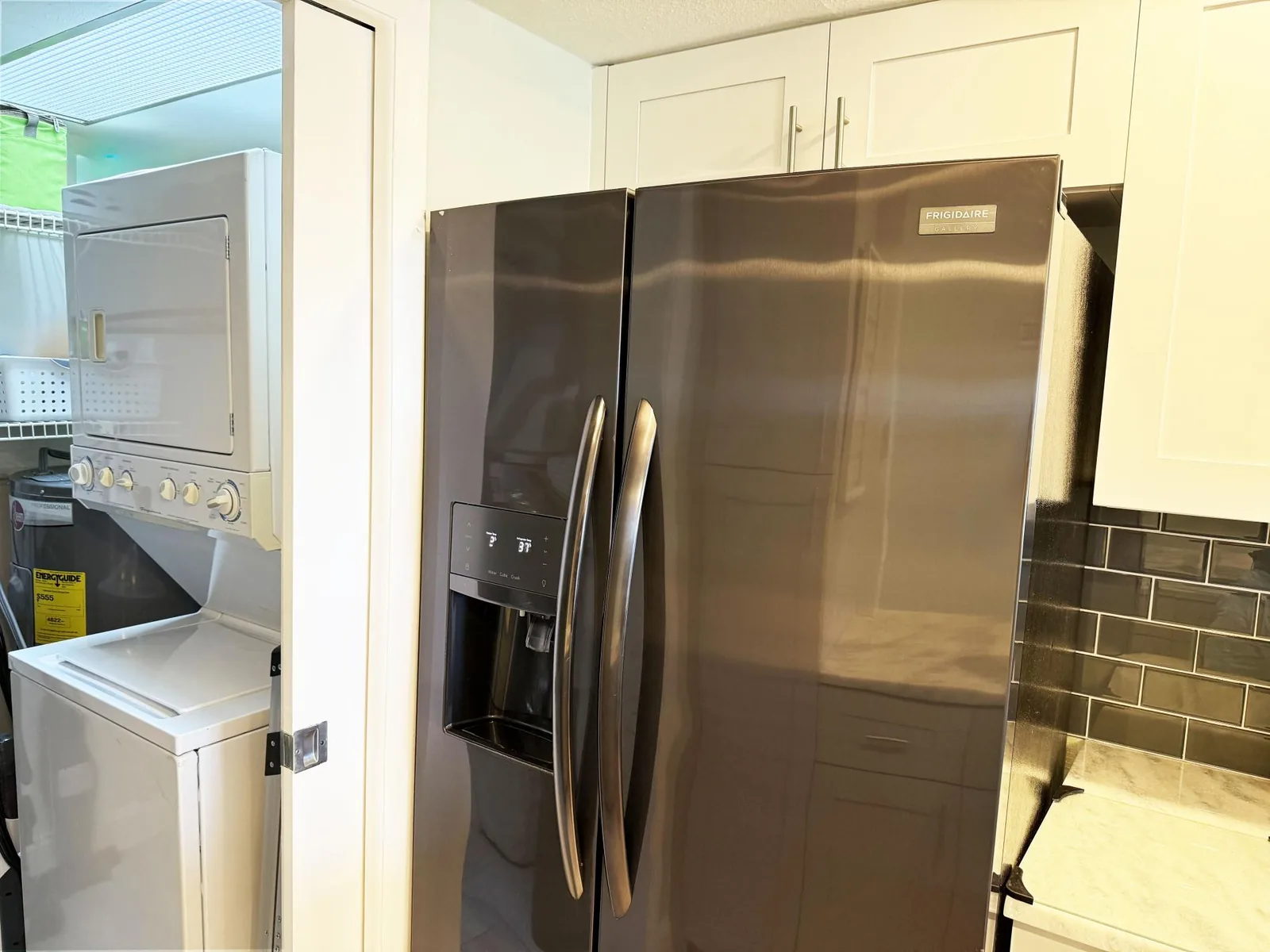 2BR - Dolphins & Bay Views Just Steps to Beach