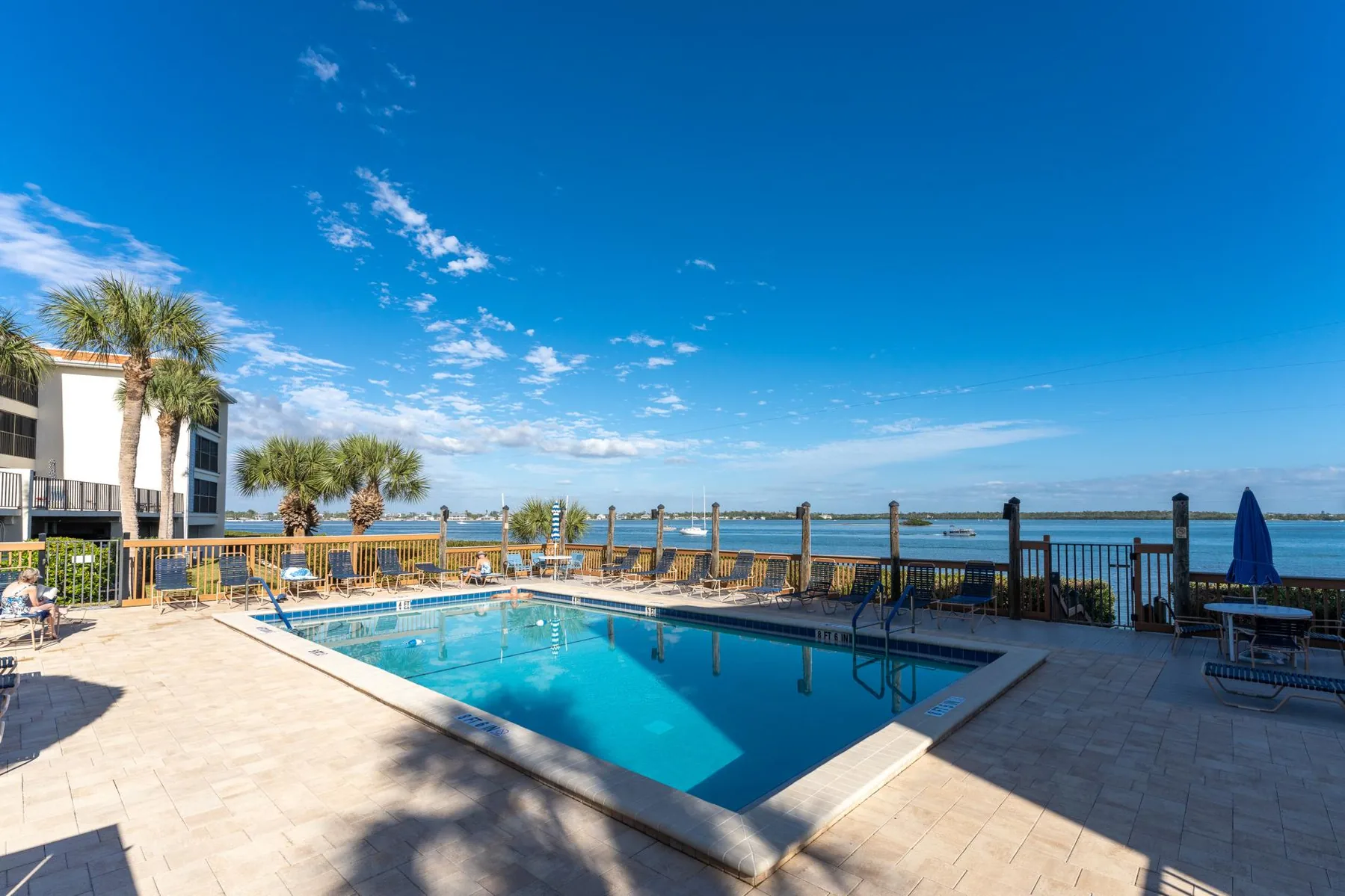 2BR Sandpiper Key – Bright, Stylish & Coastal