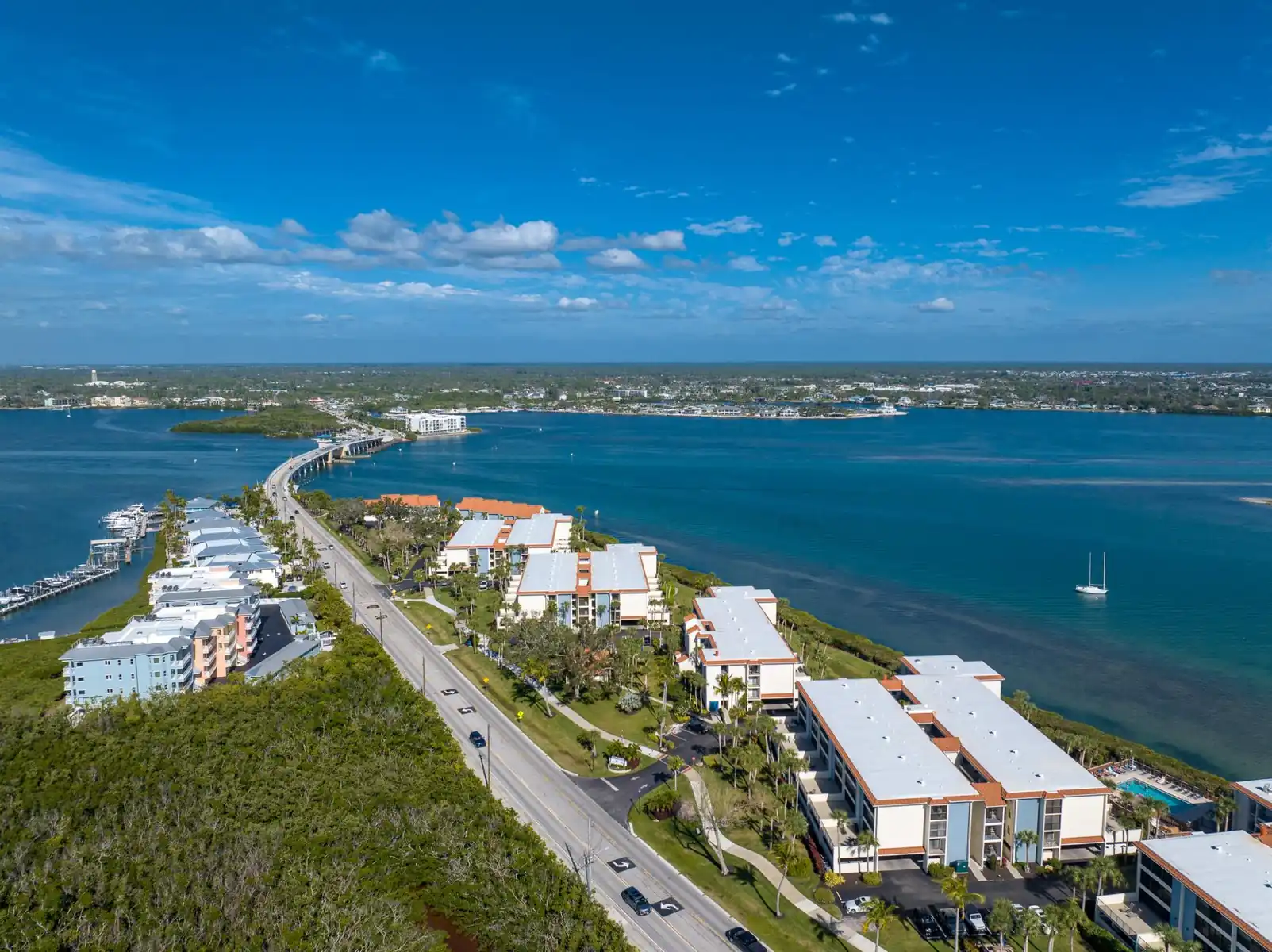 2BR Sandpiper Key – Bright, Stylish & Coastal