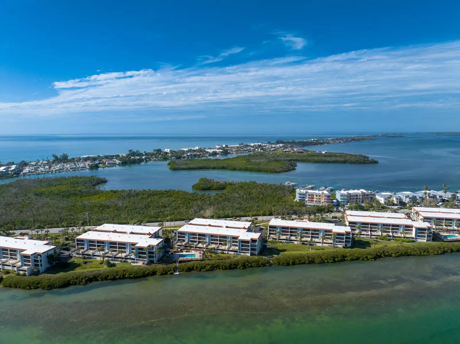 2BR Sandpiper Key – Bright, Stylish & Coastal