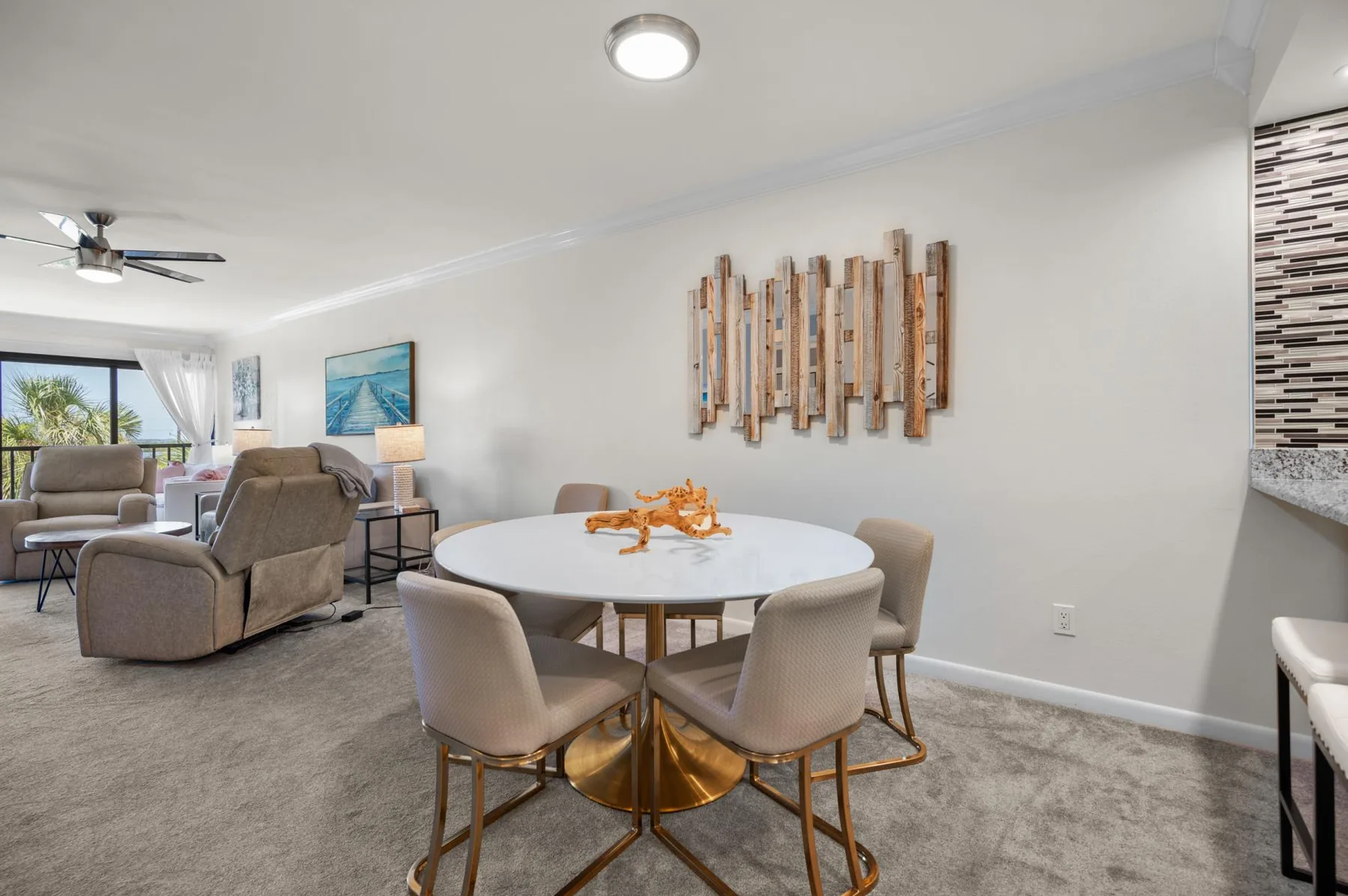2BR Sandpiper Key – Bright, Stylish & Coastal