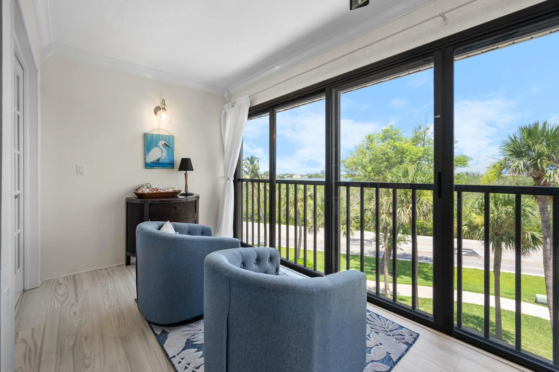 2BR Sandpiper Key – Bright, Stylish & Coastal