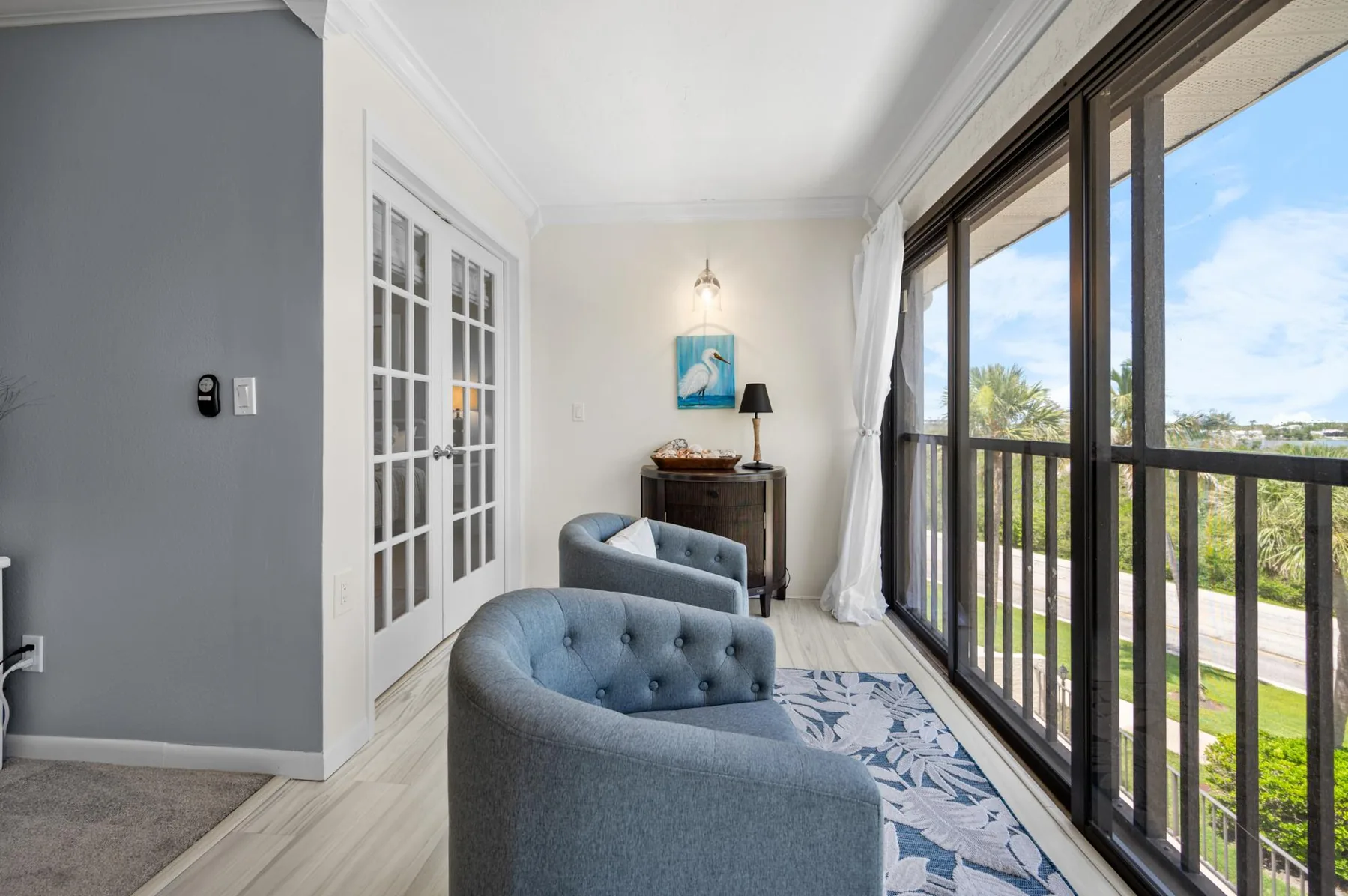 2BR Sandpiper Key – Bright, Stylish & Coastal