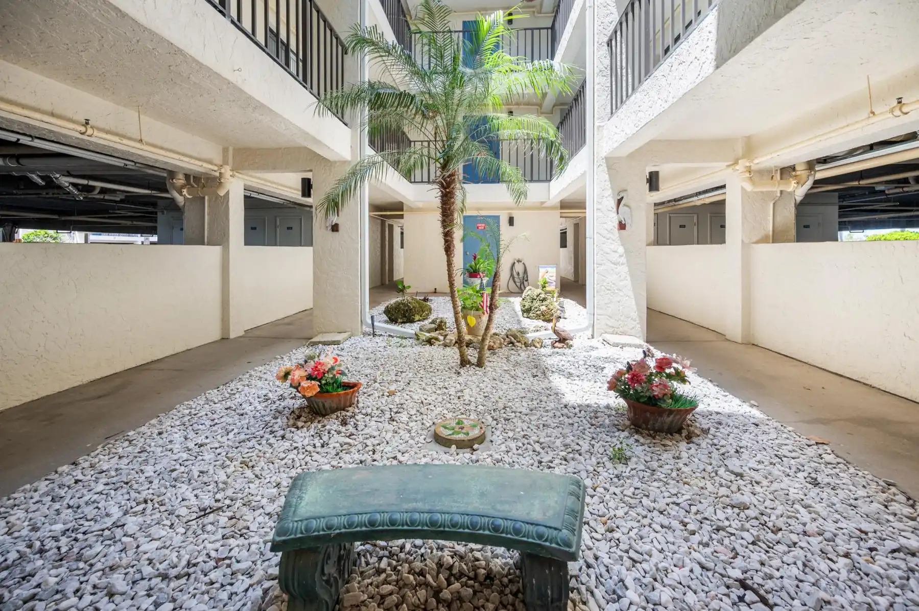 2BR Sandpiper Key – Bright, Stylish & Coastal