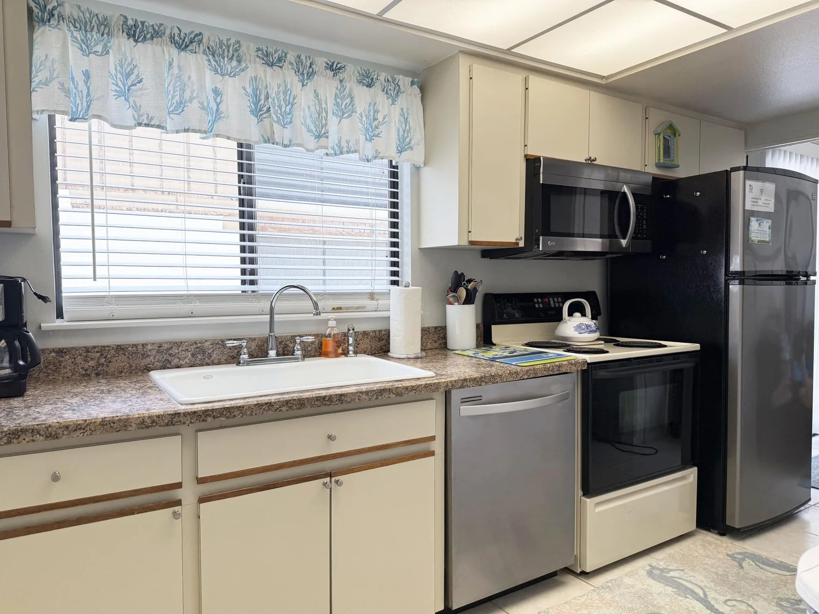 Sunburst Escape w/ Heated Pool, Dock & Beach