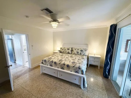 King 1BR – Venice Villas on Golden Beach Sleeps 4