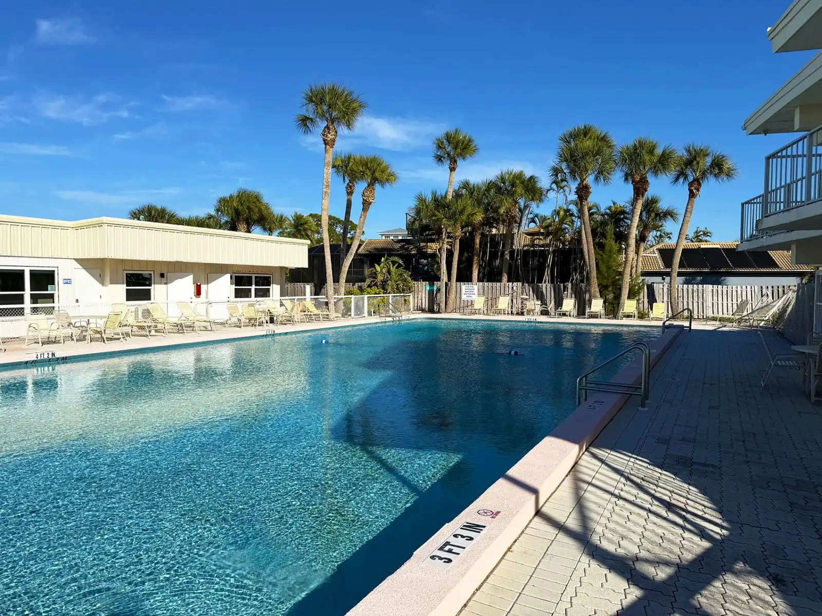 King 1BR – Venice Villas on Golden Beach Sleeps 4