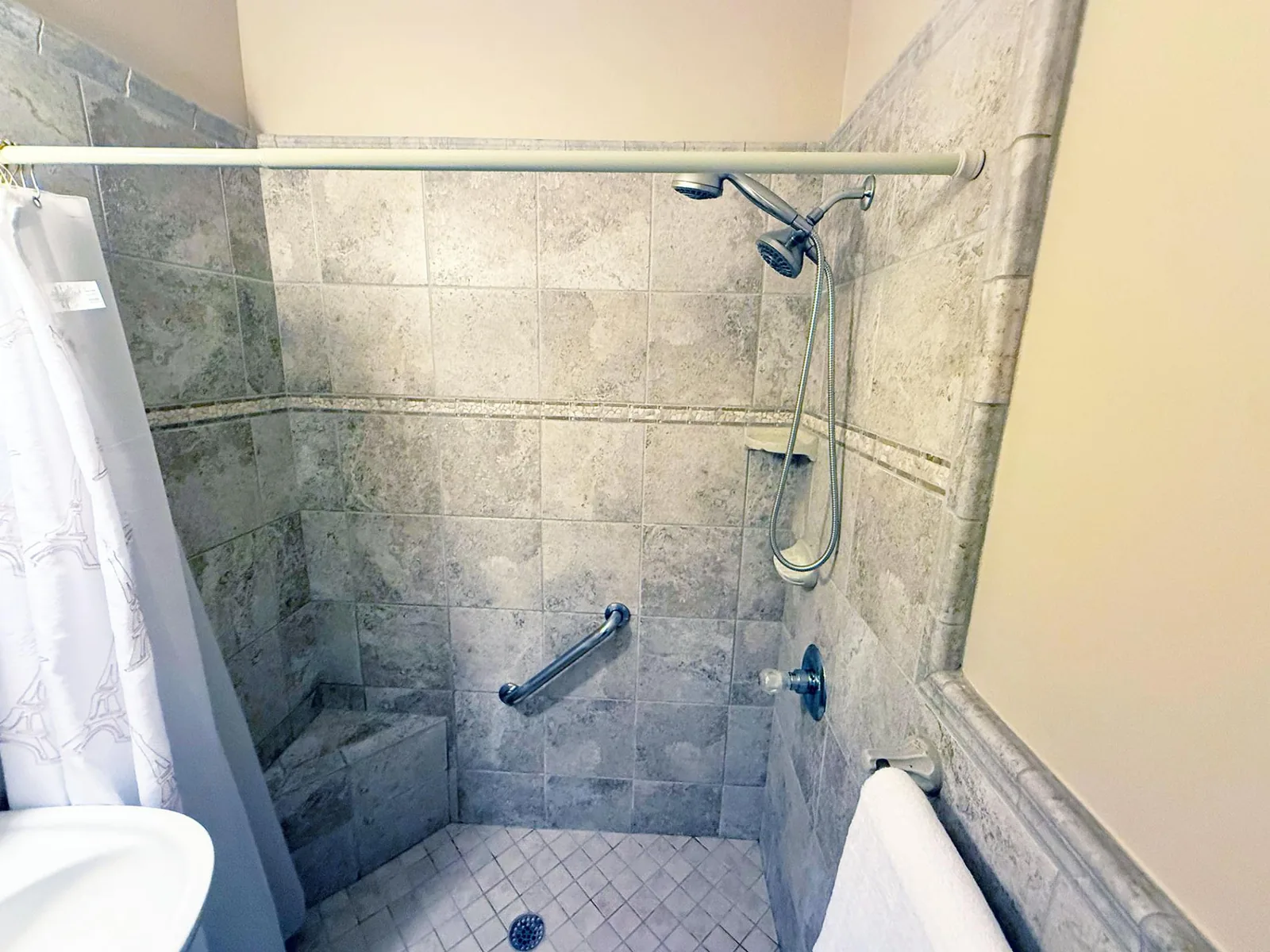 Venice Villas 1BR – King w/ Screened Porch