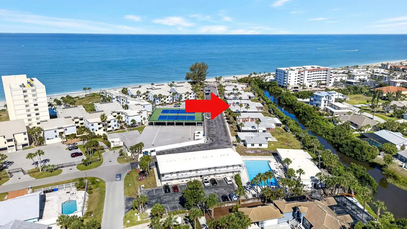 Venice Villas 1BR – Pool + Private Beach Access