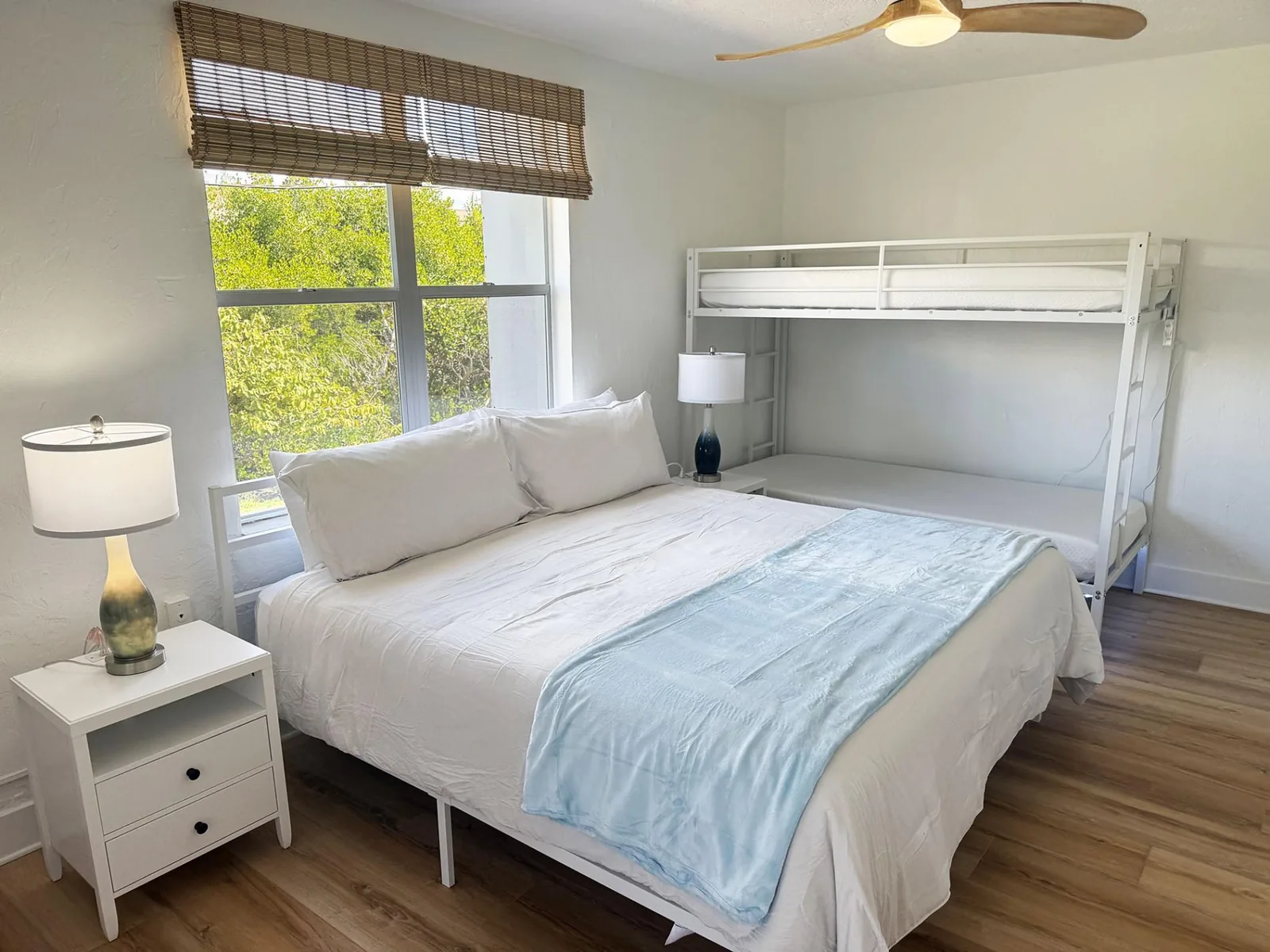 Venice Villas 1BR – King & Bunks Sleeps 4