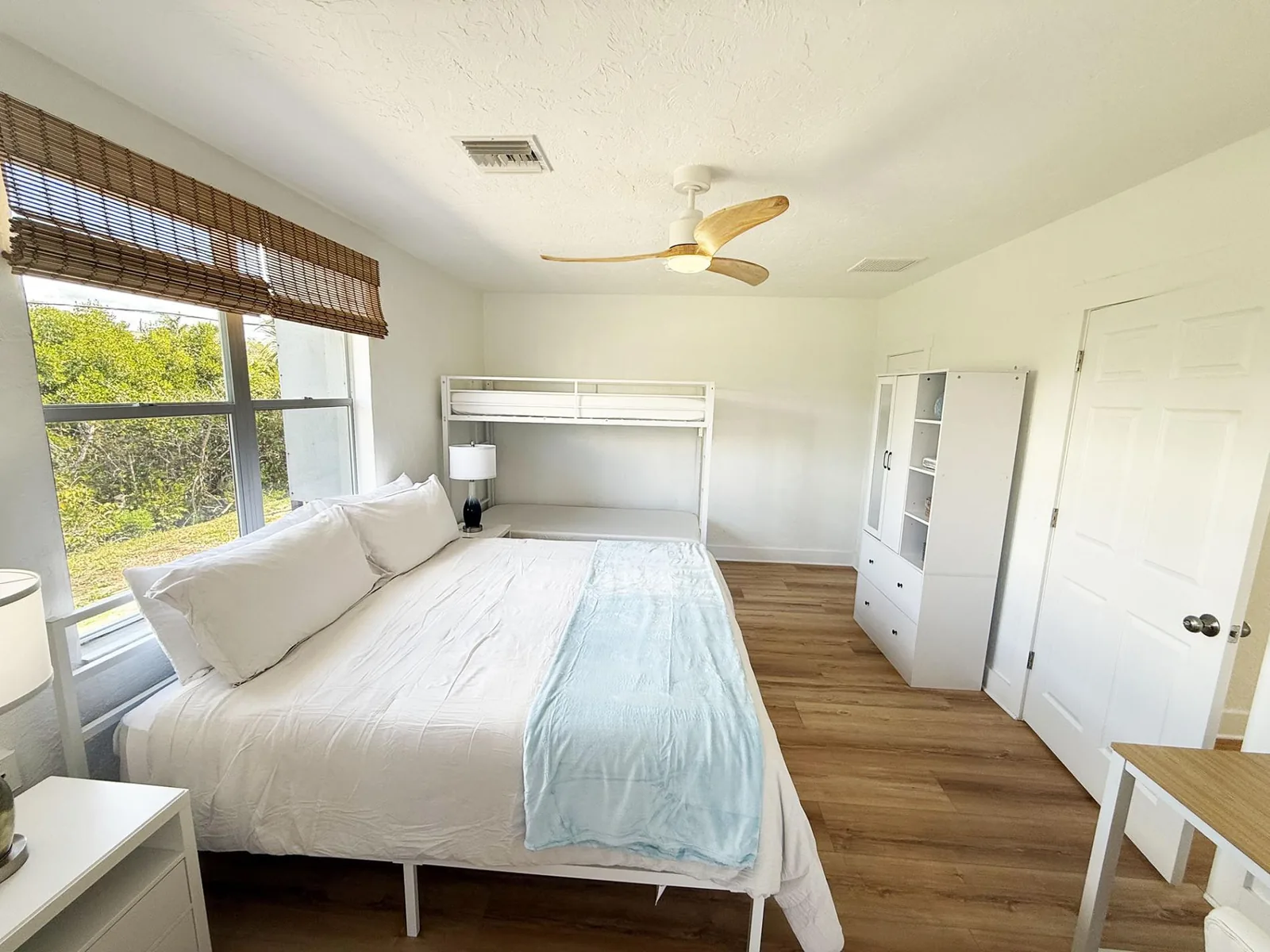 Venice Villas 1BR – King & Bunks Sleeps 4