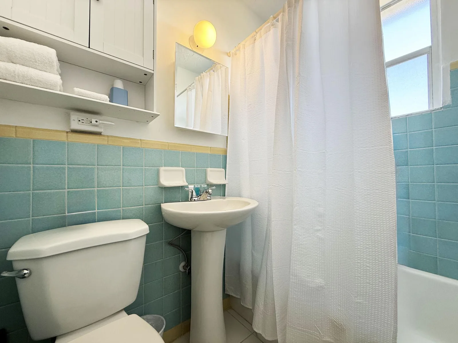 Venice Villas – 1BR Villa Steps to Beach + Pool
