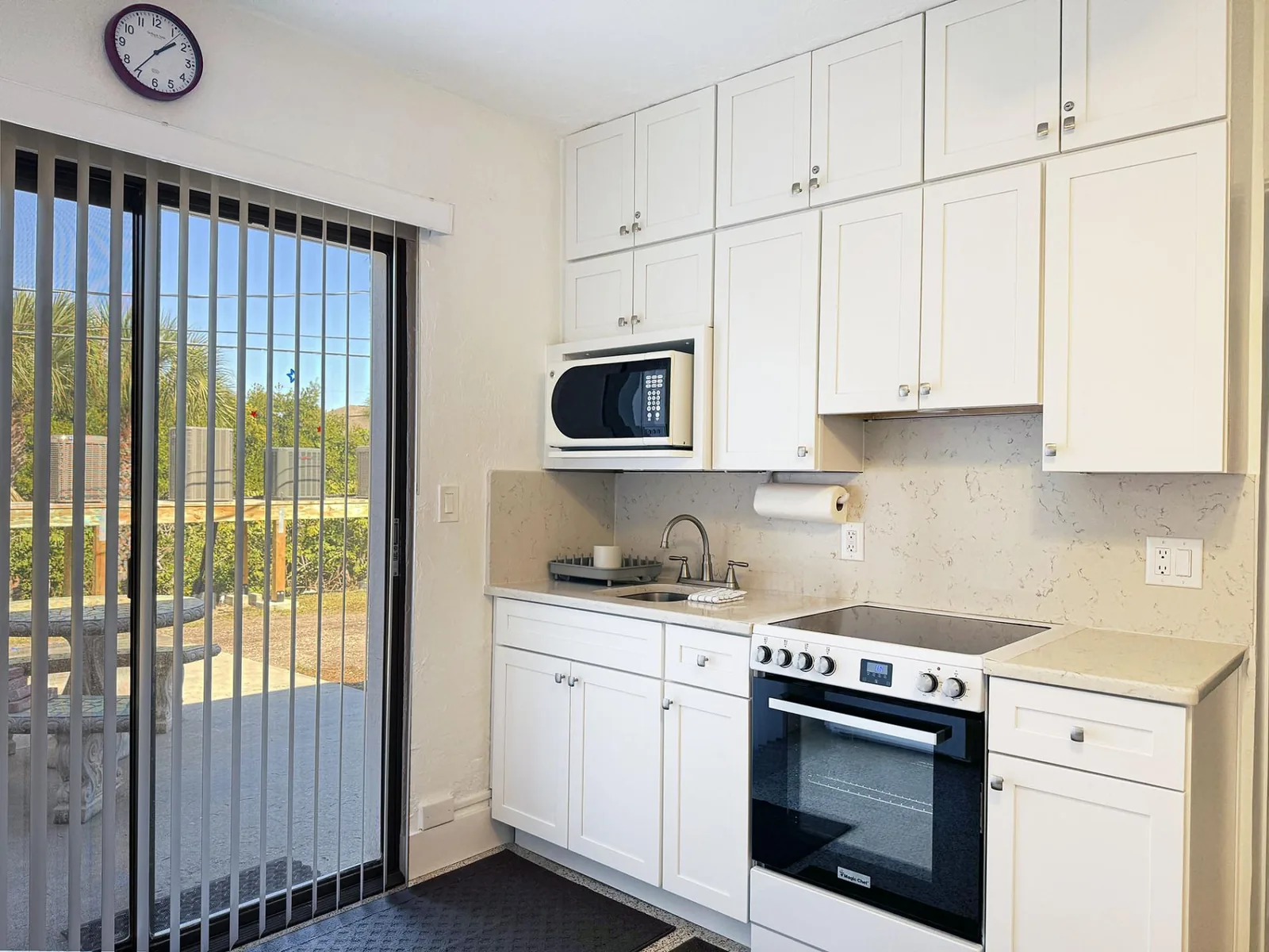 Venice Villas – 1BR Villa Steps to Beach + Pool