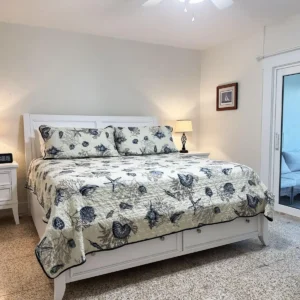 Venice Villas 1BR – Beach & Pool Sleeps 4