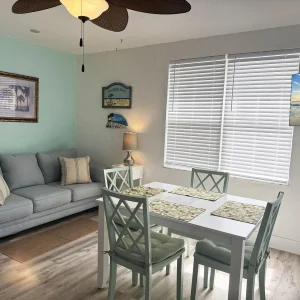 Venice Villas 1BR – Beachside Pool Escape